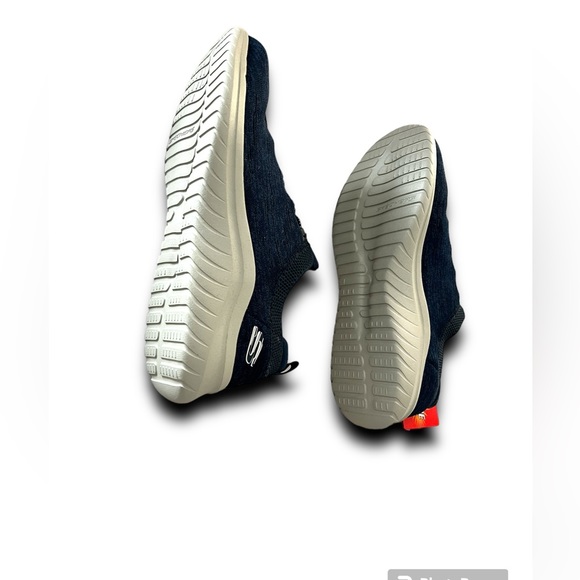 NWT - Men’s Skechers - Picture 3 of 3